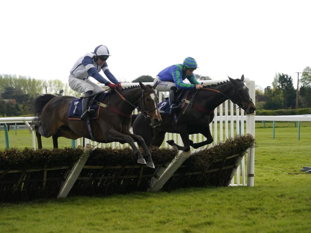 Race 6 The Best Odds Guarenteed At YEEHAA.BET Mares Novices Limited Handicap Hurdle Race at Fontwell on Friday 19 April 2024. www.polopictures.co.uk  Fontwell Arundel Clive Bennett 20240419 ©2024 Clive Bennett Photography 19/04/2024 _CAB3521.JPG:Spring jump racing at Fontwell Park