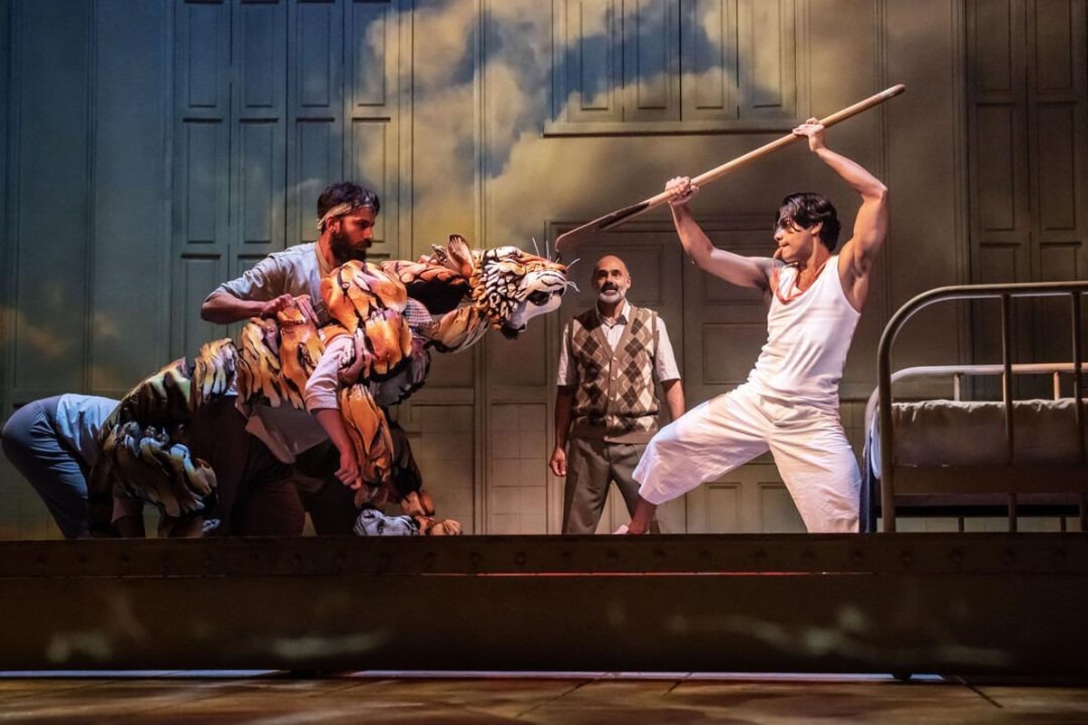 Life Of Pi (Review – Onstage) – 2nd from Bottom