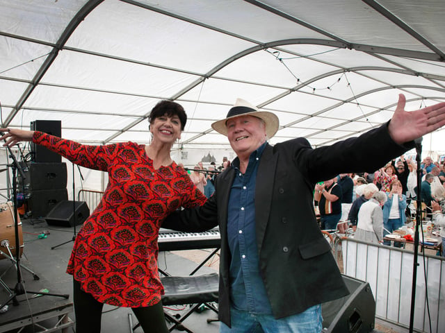 The Hastings Seafood, Wine and Music Festival 2024. Photo by Frank Copper. Liane Carroll and Mike Raxworthy.