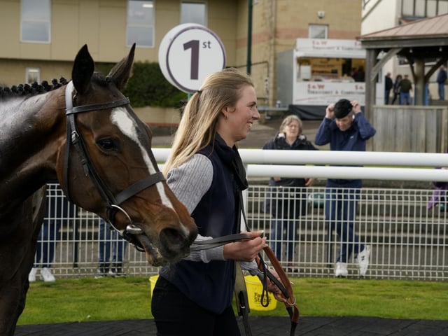 Race 6 The Best Odds Guarenteed At YEEHAA.BET Mares Novices Limited Handicap Hurdle Race at Fontwell on Friday 19 April 2024. www.polopictures.co.uk Fontwell Arundel Clive Bennett 20240419 ©2024 Clive Bennett Photography 19/04/2024 _CAB3737.JPG:Spring jump racing at Fontwell Park