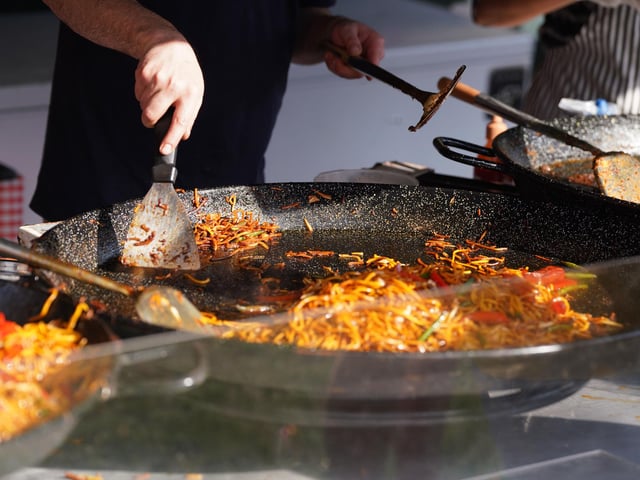 Hundreds gathered in Steyne Gardens to take part in this year’s Worthing Food and Drink Festival.