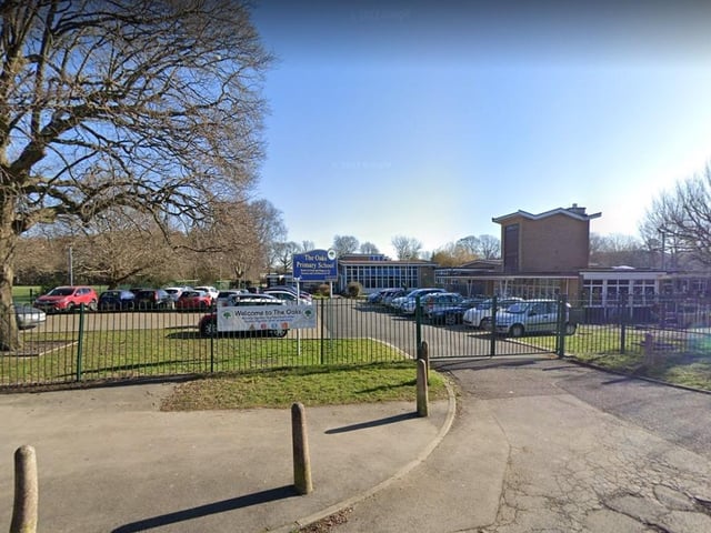 At The Oaks Primary School & Nursery, 90% of parents who made it their first choice were offered a place for their child. A total of six applicants had the school as their first choice but did not get in.