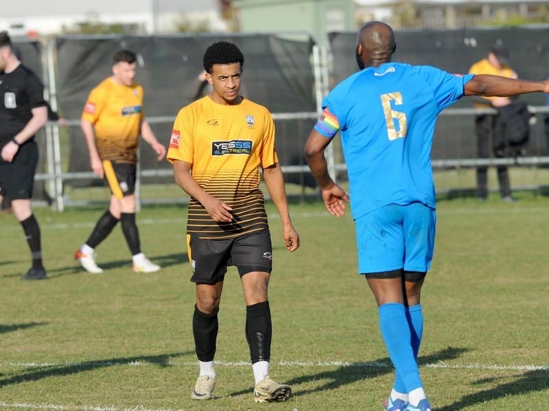 Littlehampton Town lost 4-0 to Sevenoaks Town at the Sportsfield. Photographer Stephen Goodger was there to catch the action.