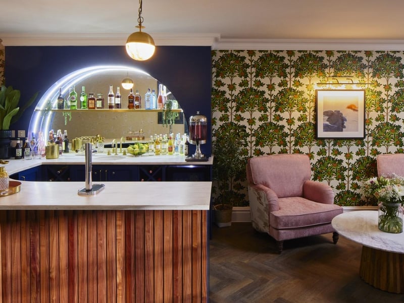 The bar and lounge.