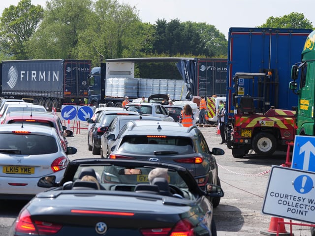 Southern Water customers have flocked to a bottled water station in Billingshurst after Horsham District was left with 'no water' following a ‘failure’ at one of the company’s supply works.
