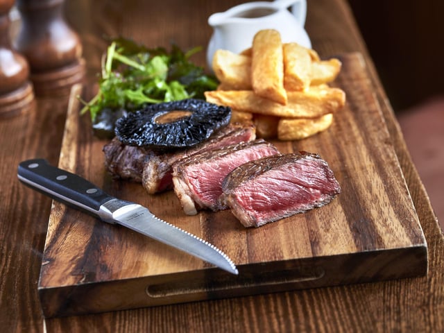 Don’t just take our word for it – this pub received a certificate of achievement for its ‘high quality food’ from Harden’s 2023 diner survey. Photo: www.studiodog.co.uk