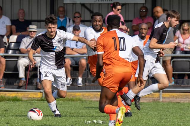 East Preston take on Erith and Belvedere | Picture: Lyn Phillips