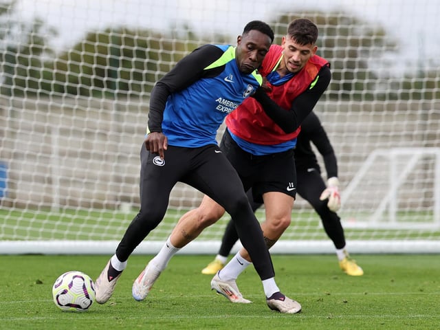 Danny Welbeck nips ahead of Jakub Moder