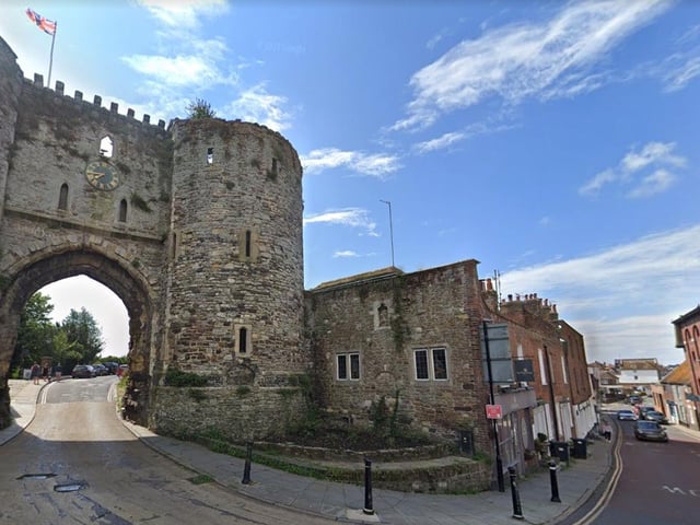 Muddy Stilettos said: "Picturesque with oodles of charm, Rye, almost has it all! A coastal setting with cobbled streets and historic buildings with a generous handful of boutique hotels, cosy inns and eccentric shops all with views of the rolling hills."