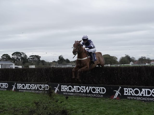 Southern National race day 2025 at Fontwell Park