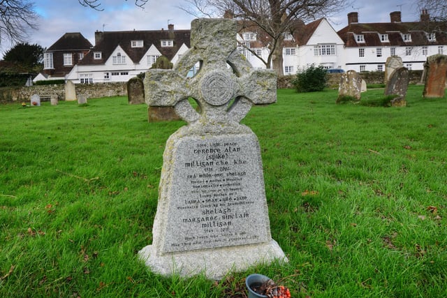 File: Spike Milligan's grave in the grounds of St Thomas’ Church in Winchelsea.