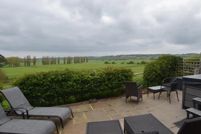 It has a sun terrace overlooking the Brede Valley