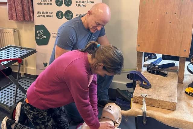 How to Basically taught visitors to March's Lindfield Repair Café some basic first aid techniques
