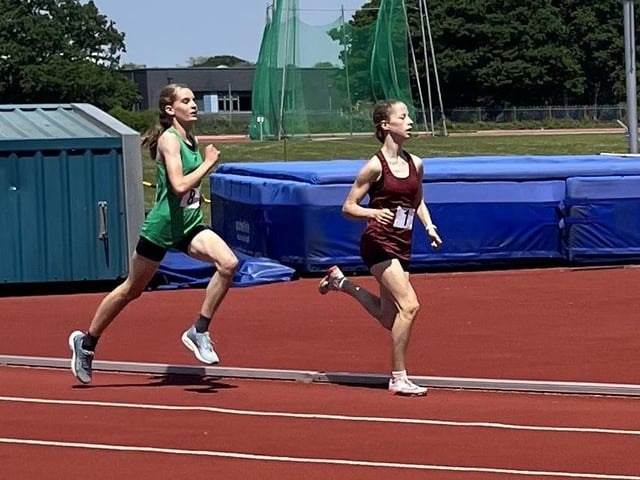 Daisy Connor(left) - Gold in the 800m