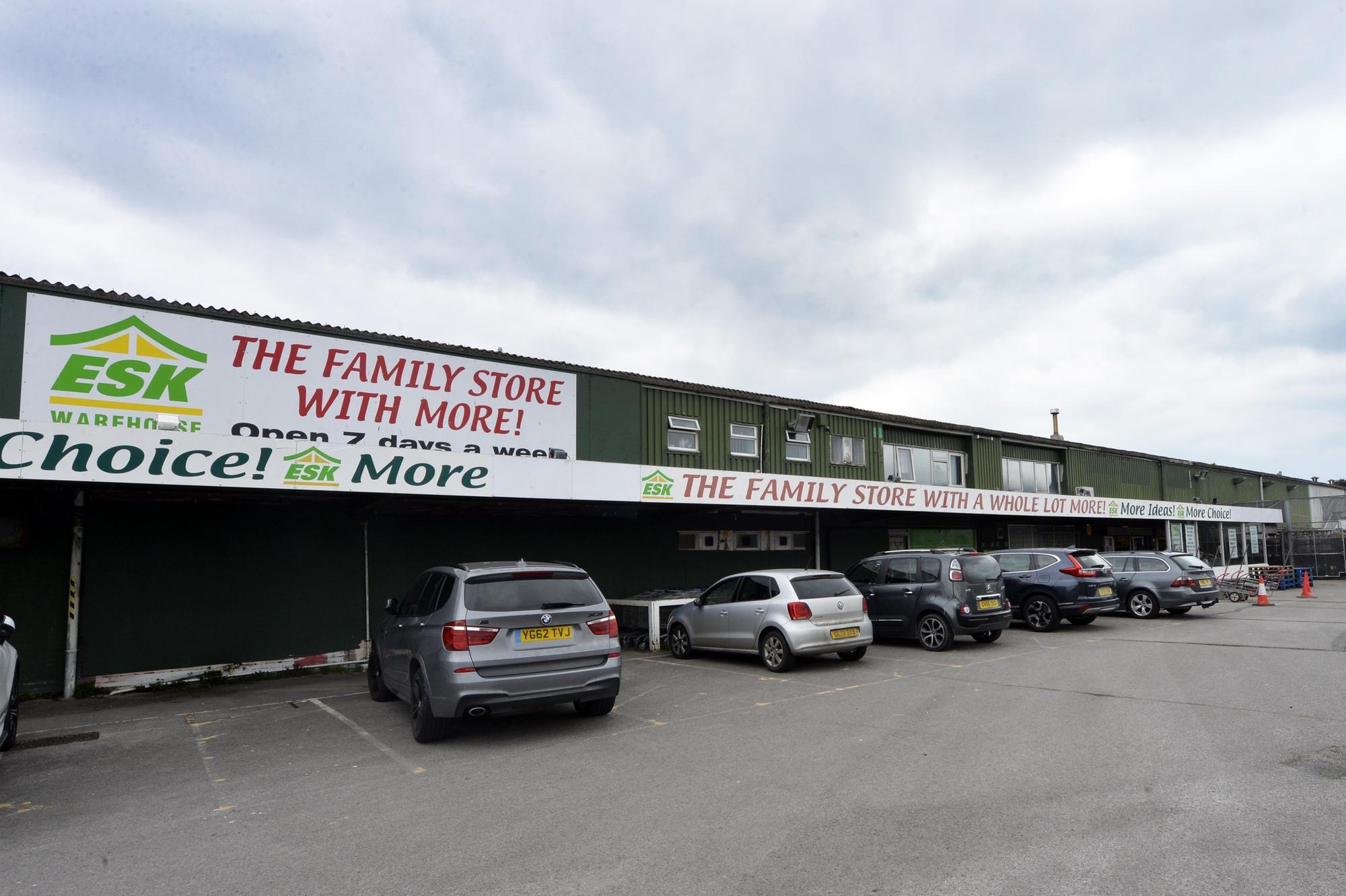 What's in my shop: Take a look inside Eastbourne's popular discount store warehouse - Vimarsana News