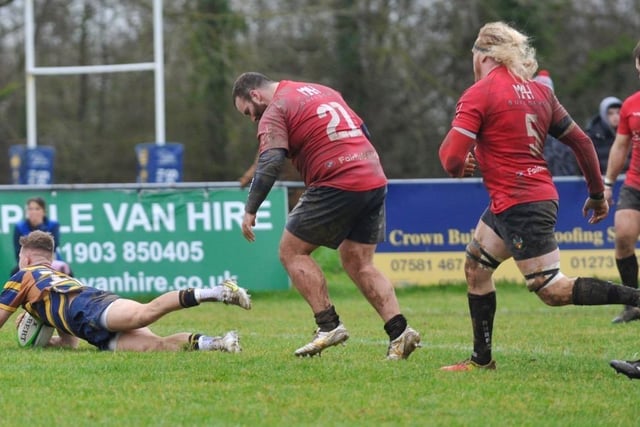 Action from Worthing Raiders' 68-3 win over  Rochford Hundred at Roundstone Lane in National two east