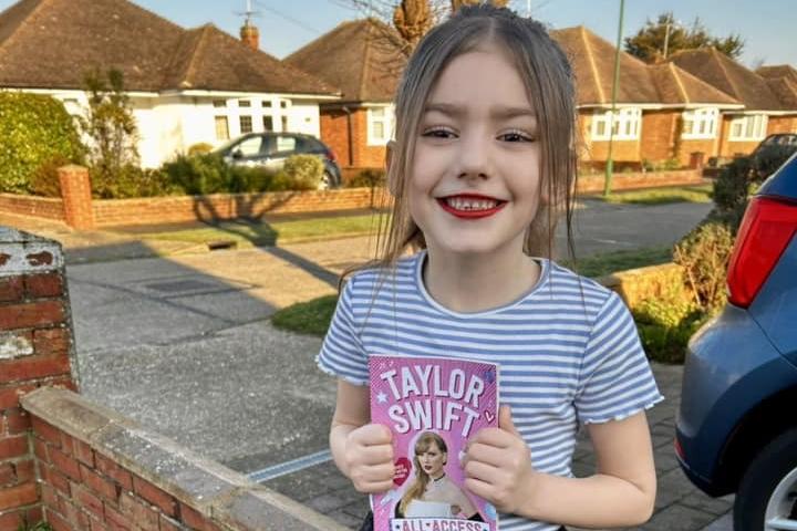Nicole Redington sent in this picture of six-year-old Pippa as Taylor Swift