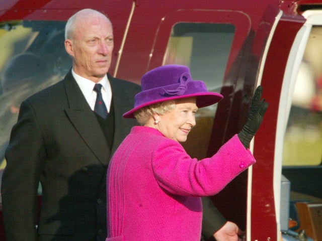 JPCT 24 October 2003 Queen visits Horsham. The Carfax C3440759a -photo by Steve Cobb