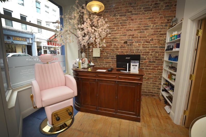 New business Beaute Definie Salon in Kings Road, St Leonards.