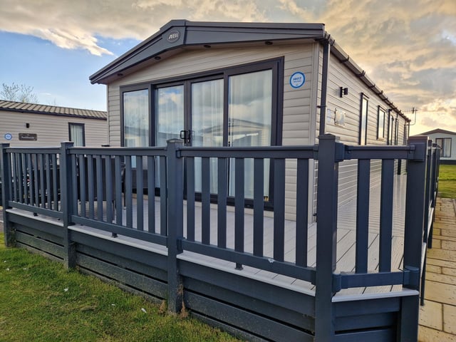 We tried out a family weekend break at Seal Bay Resort in Selsey. We stayed in a platinum caravan and experienced a host of activities and entertainment across the seaside West Sussex site.