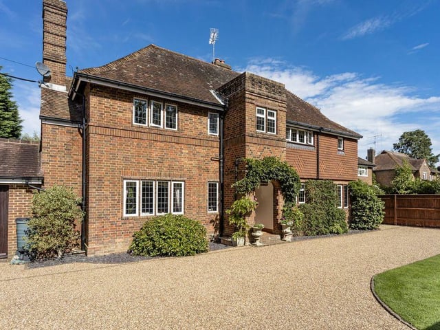 An impressive and substantial 2294 sq. Ft. Four-bedroom detached family home believed to have been built in 1936 with part tile and brick elevations under a pitched tiled roof situated in a delightful semi-rural location of Ifield.