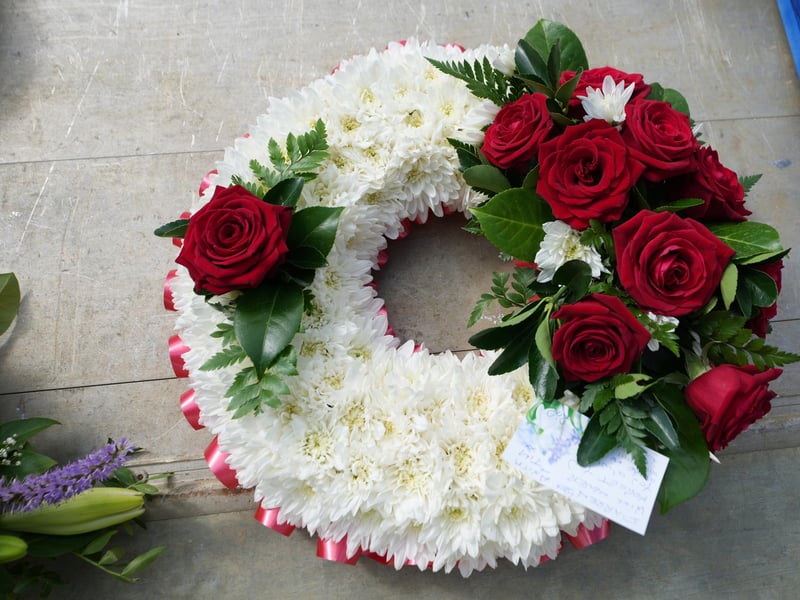 Beloved Worthing resident Darren Doe was given a spectacular send-off with stunning floral displays during his funeral procession.
