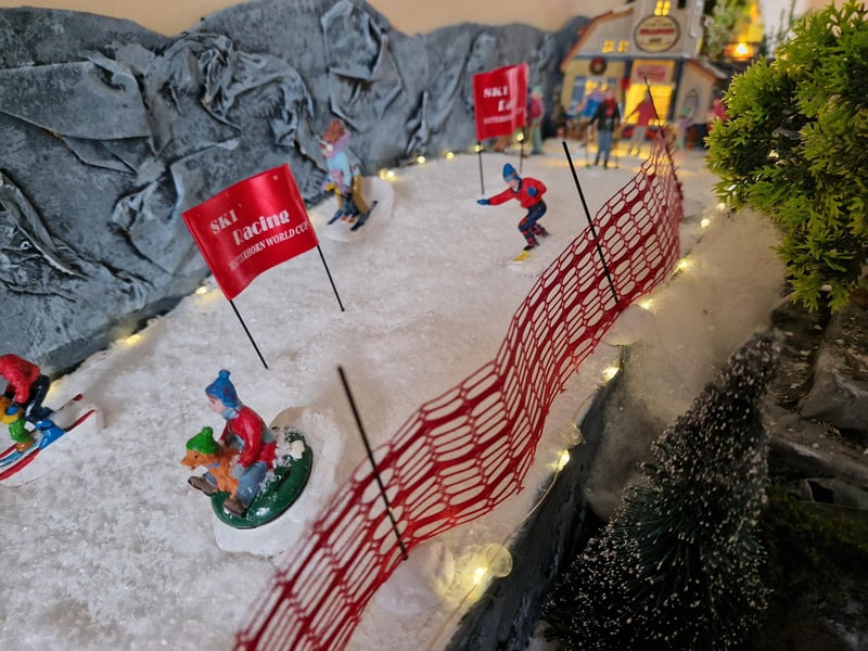 Frosty Falls is a Christmas village created by Wendy Bray from West Sussex