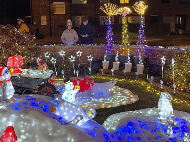 The Barber/James family filled their garden with lights to help bring a smile and Christmas cheer to the community. They used this opportunity to raise some very much needed and well-deserved funds for a charity very close to their hearts, Autism Support Crawley