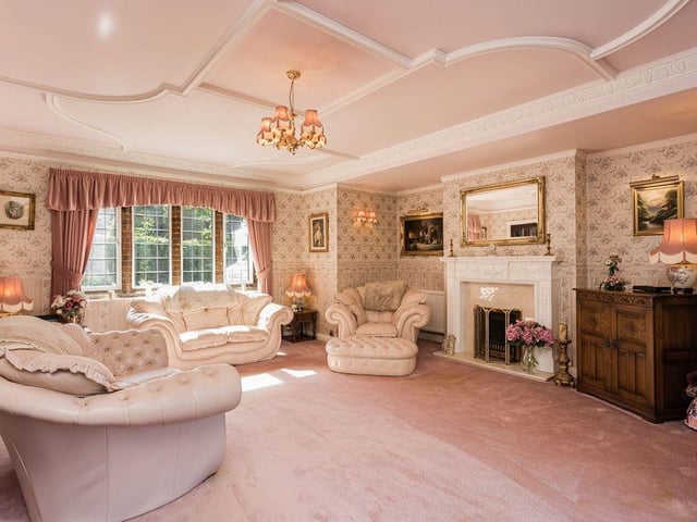 Three reception rooms - study/snug, dining room and living room