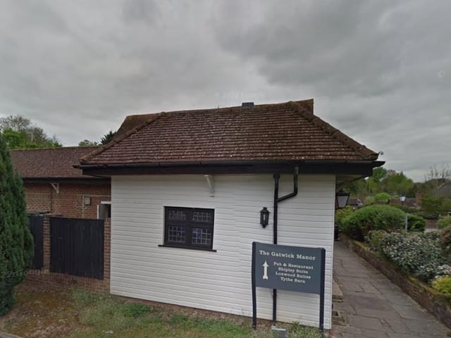 The Gatwick Manor scores 3.7 stars from 1,522 reviews