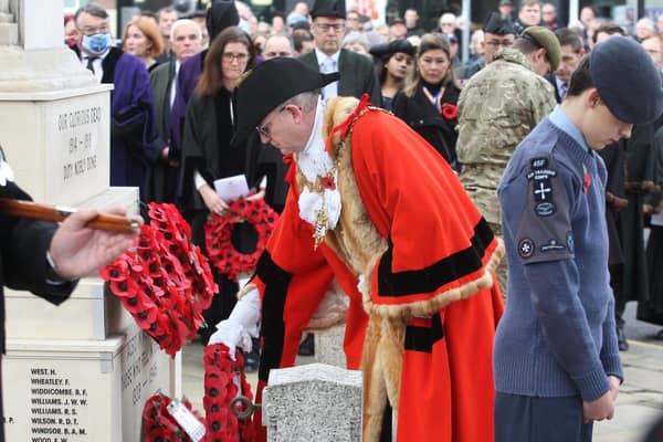 Lionel Harman laying a wreath at Worthing's war memorial on Remembrance Sunday in 2021. Picture: Derek Martin/Sussex World