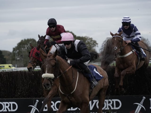 Southern National race day 2025 at Fontwell Park
