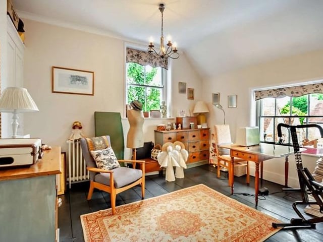 House for sale in Seaford: 6 bedroom Georgian character house with south-facing balcony