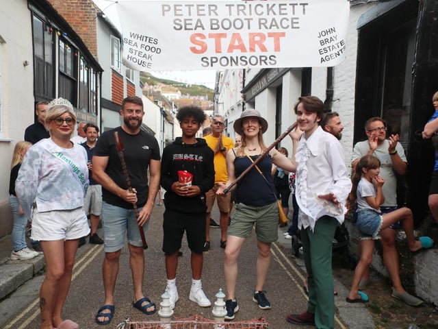 Hastings Old Town Carnival Week 2022: Seaboot Race. Photo by Roberts Photographic