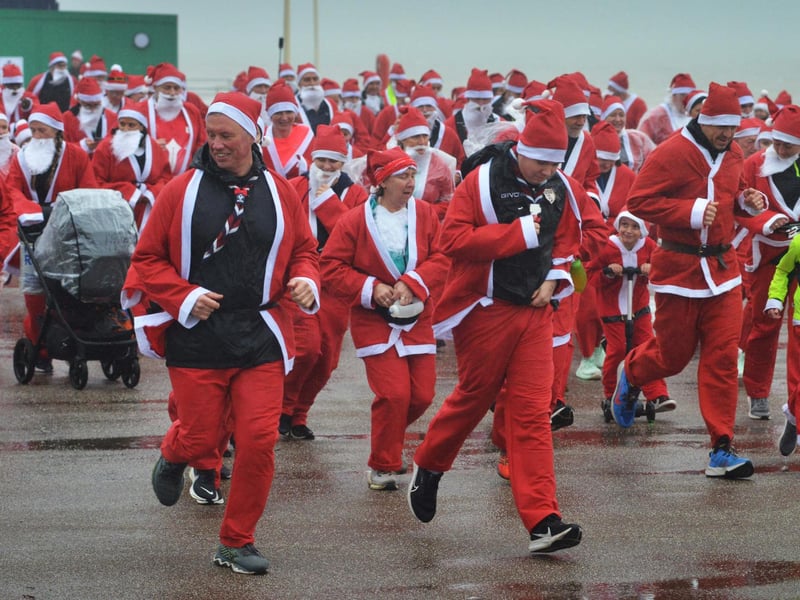 Bexhill Lions' Santa Dash & Santa Paws 2025. Pic Justin L.