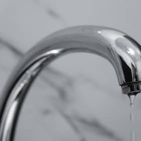Power cut impacts water supplies near Chichester. Photo: Zulfugar Karimov/Pexels