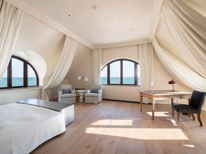 Another stunning bedroom