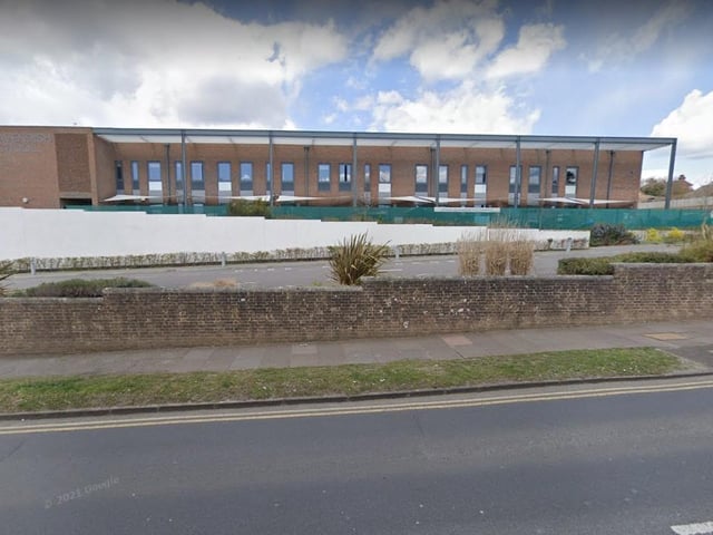 At The Cavendish School, just 53% of parents who made it their first choice were offered a place for their child. A total of 102 applicants had the school as their first choice but did not get in.