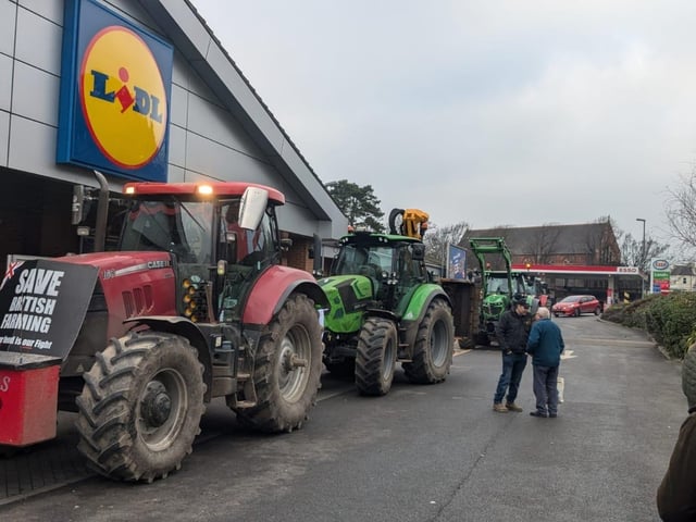 The tractor convoy in Hastings on January 17, 2025