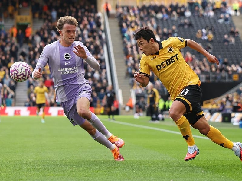 He looked confident early on with a long-range strike and a backheel attempt. In defence, he couldn’t contain Wolves’ frontmen. Booked for barging over Hwang Hee-Chan. Taken off after 70 minutes. Off the pace.