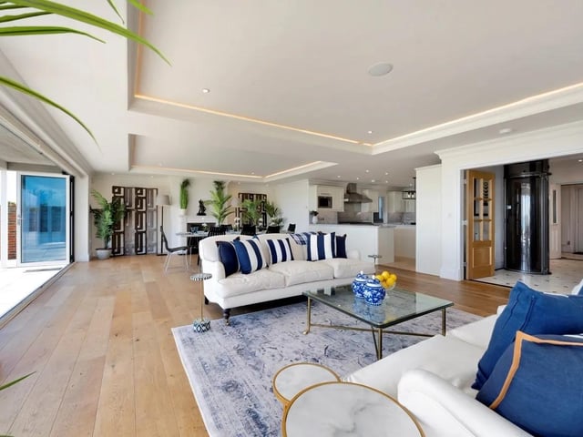 7 bed detached house