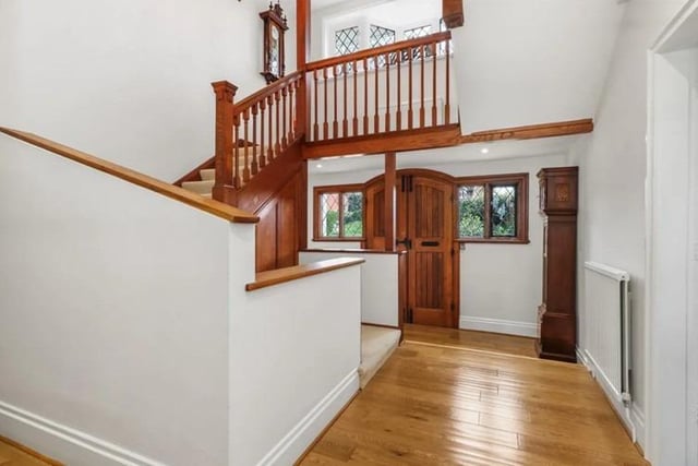 The impressive traditional wooden front double doors open into a welcoming entrance hall which draws you immediately to the eye catching wooden stair case, galleried landing and double height ceilings.
