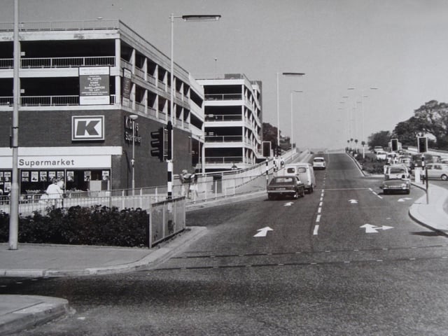 The current Broadwater Bridge was built in 1969, along with Teville Gate Shopping Centre on the west side