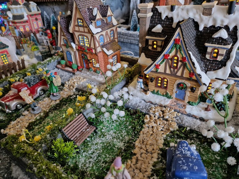 Frosty Falls is a Christmas village created by Wendy Bray from West Sussex