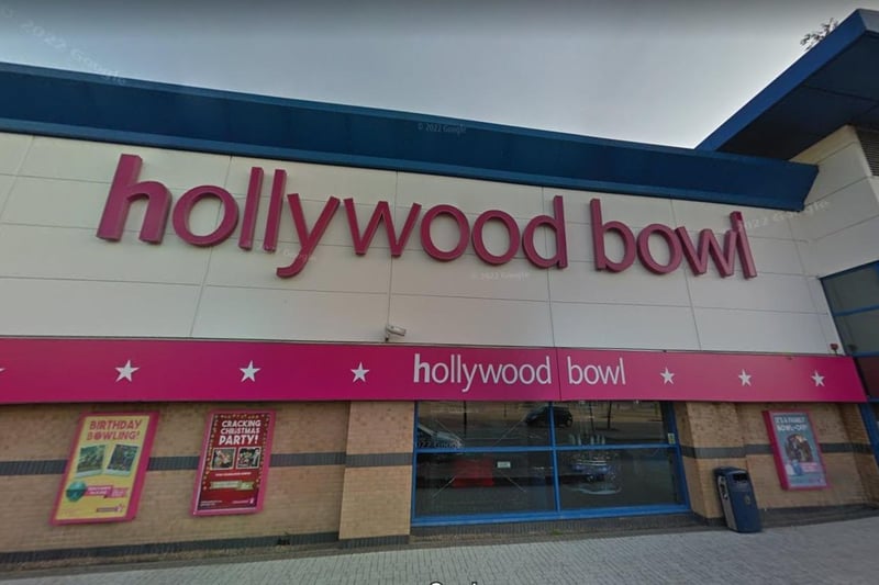 Hollywood Bowl in Crawley has28 lanes to bowl on, plus you can enjoy a private VIP area, an American themed bar diner, an extensive and an amusements area.