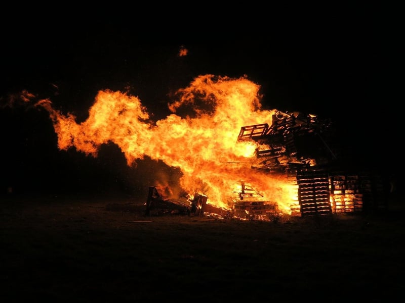 Ewhurst & Staplecross Bonfire 2023. Photo by Andrew Clifton.