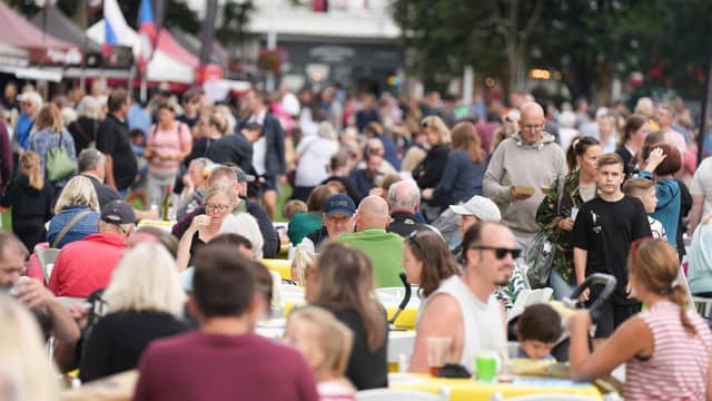 WORTHING FOOD FESTIVAL STEYNE GARDENS ON ALL WEEKEND 10TH 11TH OF SEPTEMBER :Worthing Food and Drink Festival 2022. Picture by Eddie Mitchell
