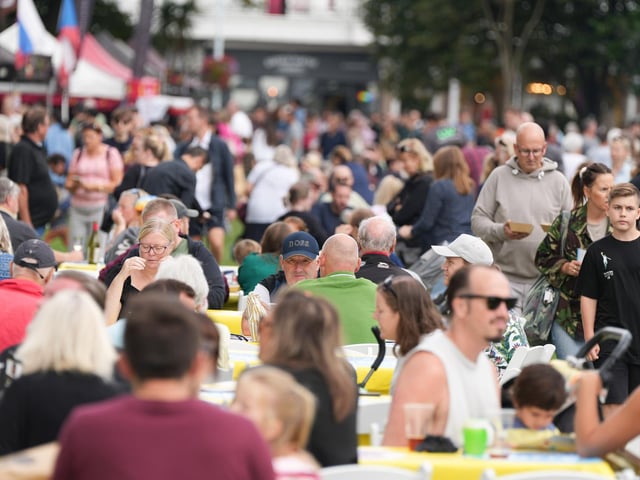 WORTHING FOOD FESTIVAL STEYNE GARDENS ON ALL WEEKEND 10TH 11TH OF SEPTEMBER :Worthing Food and Drink Festival 2022. Picture by Eddie Mitchell