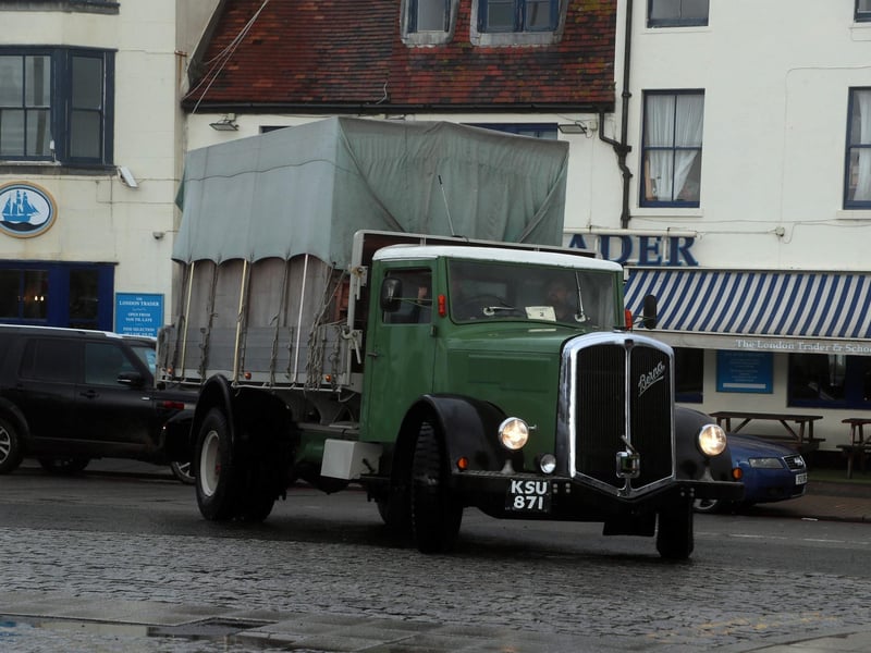 Hastings Week 2026: Sprat & Winkle Run. Photos by Roberts Photographic