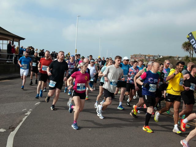 Hastings Half Marathon 2026 - pictures by Frank Copper